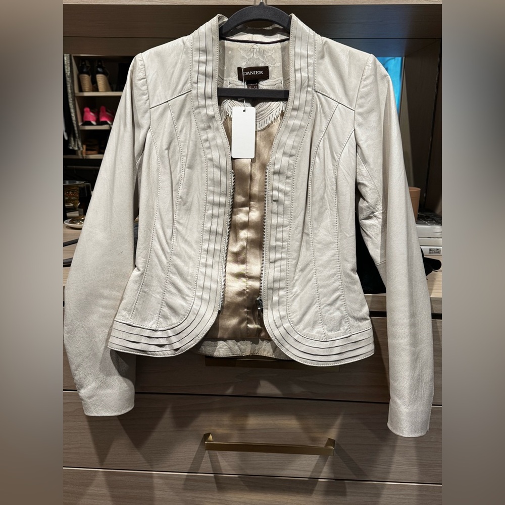 Danier Cream Leather Jacket Tailored Elegance